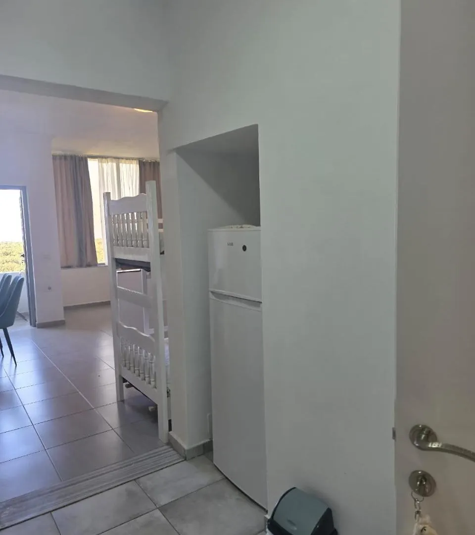 Amantius Apartments Borsh Himare Quarto em Acomodações Particulares