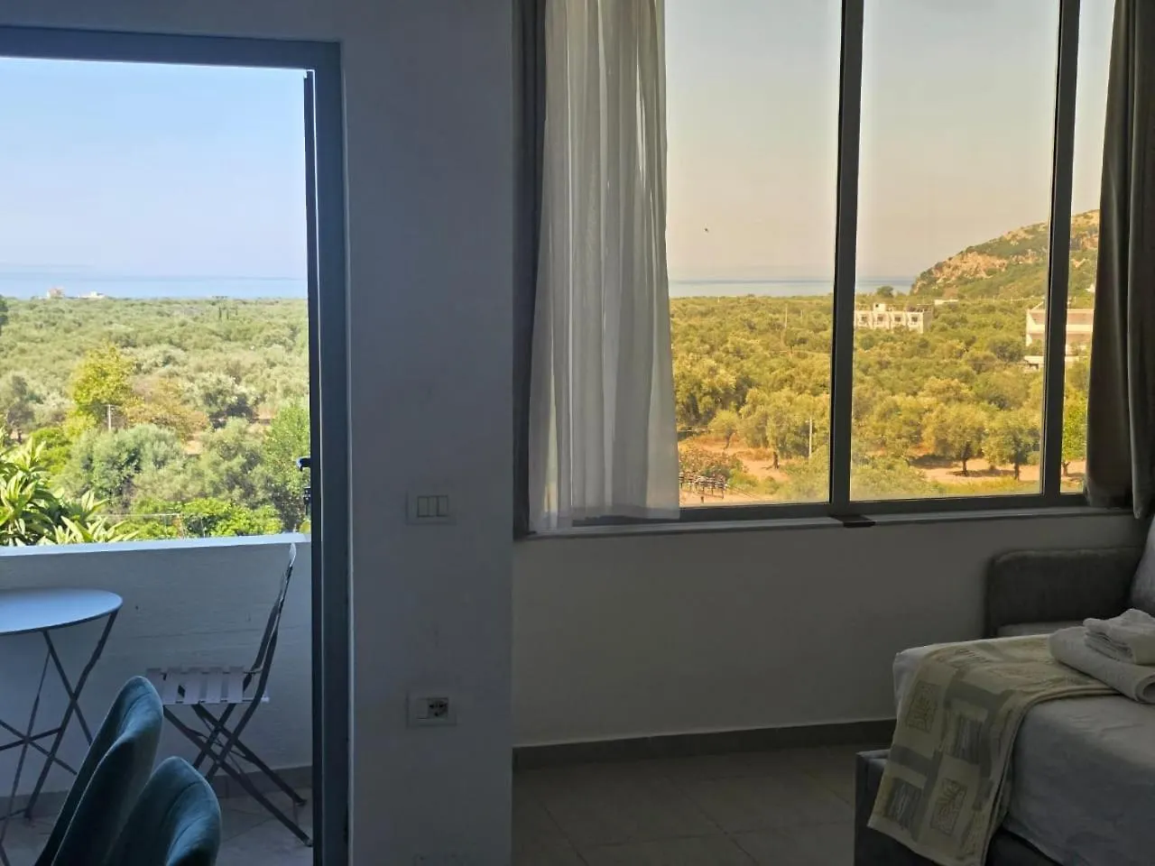 Amantius Apartments Borsh Himare Quarto em Acomodações Particulares